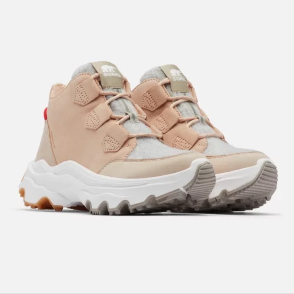 Sorel Ankle Boots in Tan and Gray new, insulated/waterproof